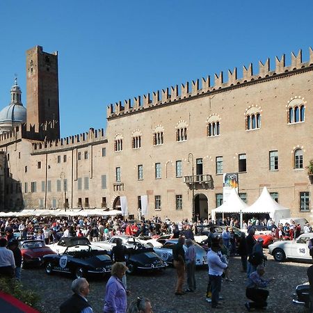 Palazzo Castiglioni Luxury Suite And Rooms Мантова Екстериор снимка