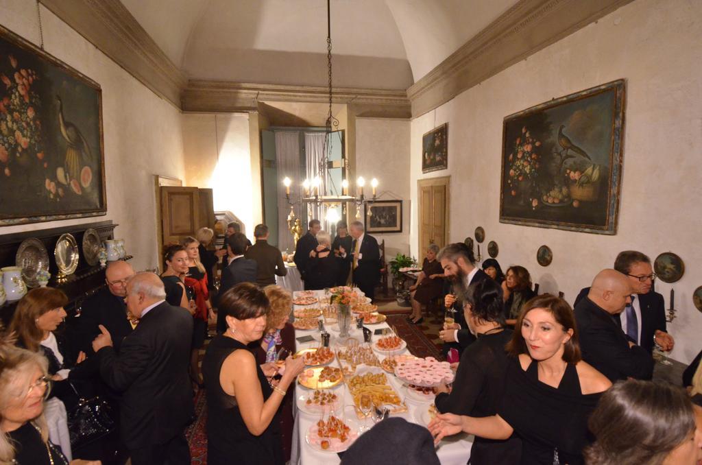 Palazzo Castiglioni Luxury Suite And Rooms Мантова Екстериор снимка