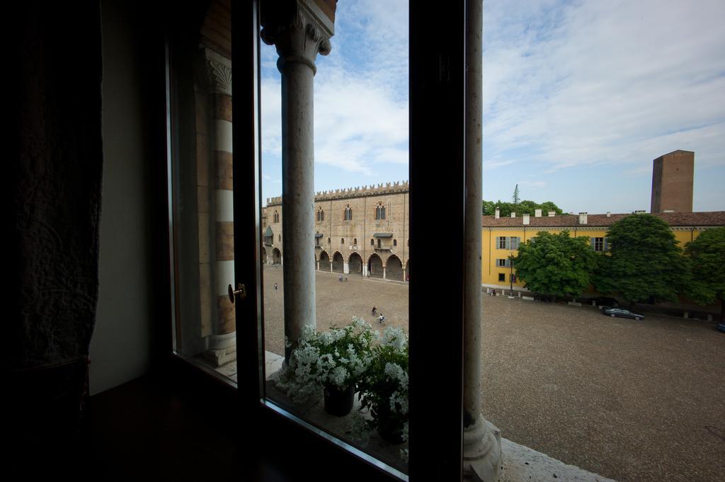 Palazzo Castiglioni Luxury Suite And Rooms Мантова Екстериор снимка