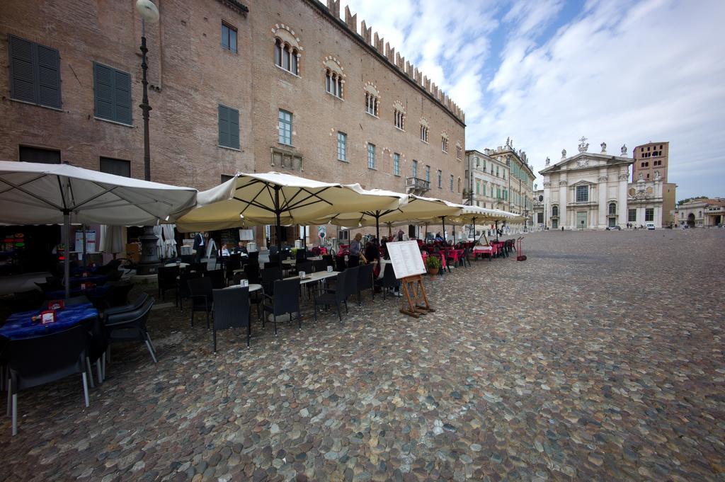 Palazzo Castiglioni Luxury Suite And Rooms Мантова Екстериор снимка